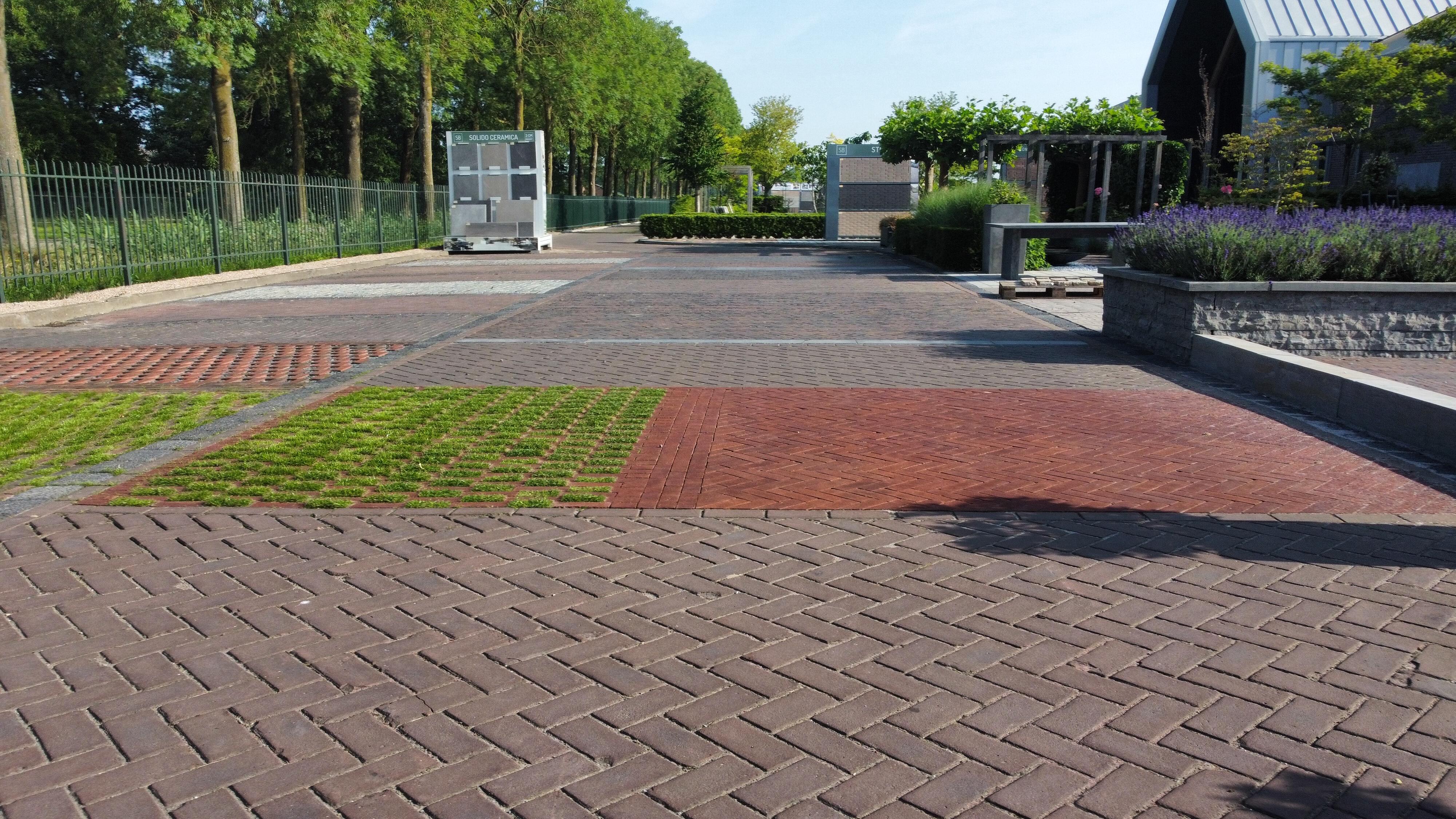 swanenberg-toont-klimaatadaptieve-verharding-op-hoveniersdag