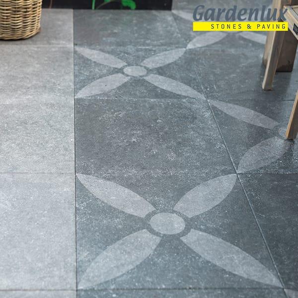 Antraciet betontegels met deco print